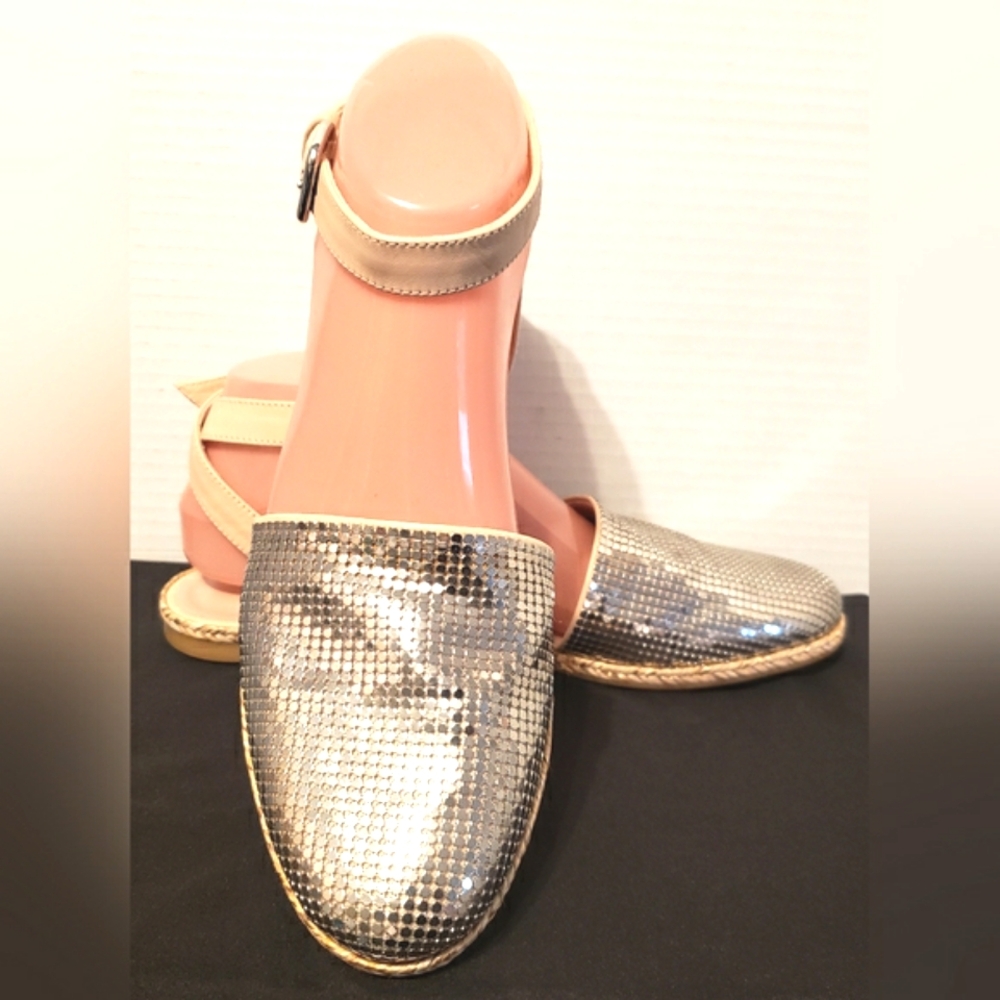 Stuart Weitzman Women's Sz 8 Roman Mail Armor Metallic Silver Ankle Strap Flats